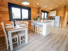 Bryn Eiddon Log Cabin