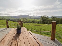 Bryn Eiddon Log Cabin