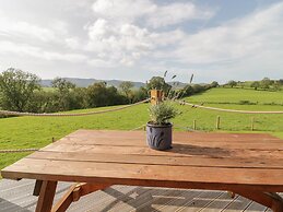Bryn Eiddon Log Cabin