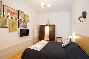 14 Esquadra  Cais das Pedras Guest House