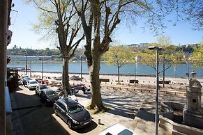 14 Esquadra  Cais das Pedras Guest House