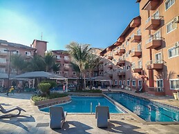 Frente ao Parque da Lagoa Quente, Apto particular com varanda e vista 