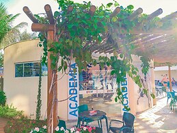 Frente ao Parque da Lagoa Quente, Apto particular com varanda e vista 