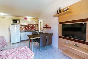 Frente ao Parque da Lagoa Quente, Apto particular com varanda e vista 