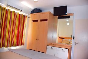 Frente ao Parque da Lagoa Quente, Apto particular com varanda e vista 