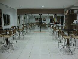 Frente ao Parque da Lagoa Quente, Apto particular com varanda e vista 