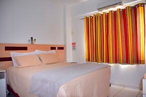 Frente ao Parque da Lagoa Quente, Apto particular com varanda e vista 