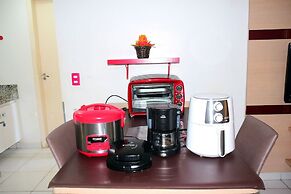 Frente ao Parque da Lagoa Quente, Apto particular com varanda e vista 