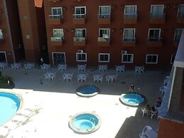 Frente ao Parque da Lagoa Quente, Apto particular com varanda e vista 