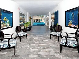 Paradise Beachfront & Nightlife Heart