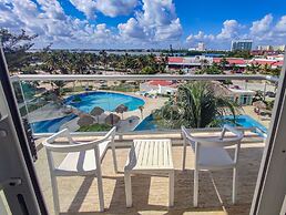 Paradise Beachfront & Nightlife Heart