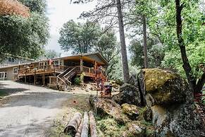 Sierra Lakes Retreat