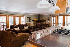 Sierra Lakes Retreat