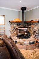 Sierra Lakes Retreat