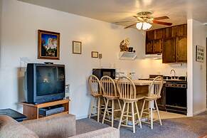 Cozy Corner Studio-a112