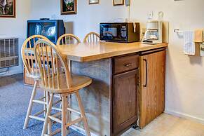 Cozy Corner Studio-a112