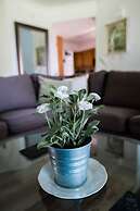 Hillside Cottage Retreat