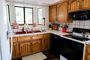 Hillside Cottage Retreat