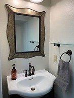 Hillside Cottage Retreat