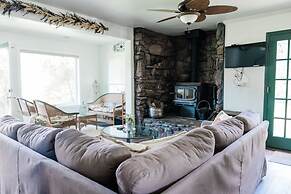 Hillside Cottage Retreat