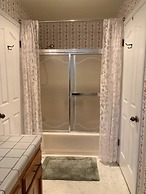 Hillside Cottage Retreat