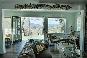 Hillside Cottage Retreat