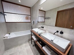 Golden Tulip Porto Vecchio