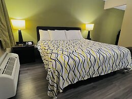 Deluxe Inn & Suites By OYO Miami OK