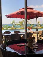 EM Royalle Hotel & Beach Resort