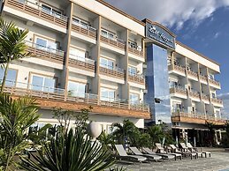 EM Royalle Hotel & Beach Resort