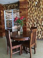 EM Royalle Hotel & Beach Resort