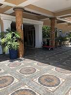 EM Royalle Hotel & Beach Resort