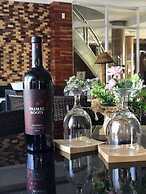 EM Royalle Hotel & Beach Resort