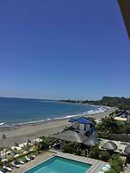 EM Royalle Hotel & Beach Resort