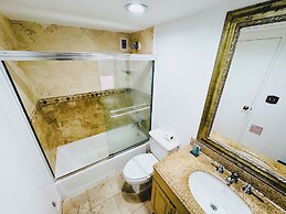 The Tides on Hollywood