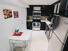 The Tides on Hollywood