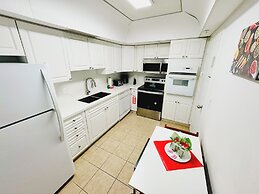 The Tides on Hollywood