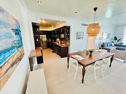 The Tides on Hollywood