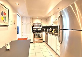 The Tides on Hollywood