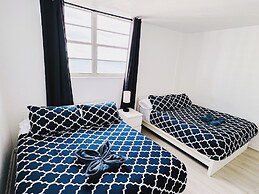 The Tides on Hollywood