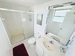 The Tides on Hollywood