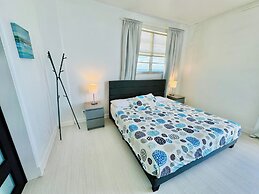 The Tides on Hollywood