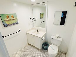 The Tides on Hollywood