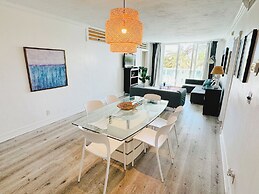 The Tides on Hollywood