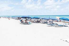 The Tides on Hollywood