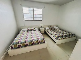 The Tides on Hollywood