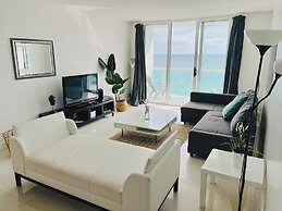 The Tides on Hollywood