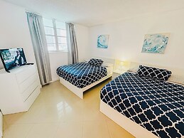 The Tides on Hollywood