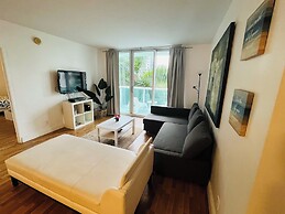 The Tides on Hollywood