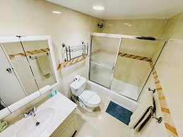 The Tides on Hollywood